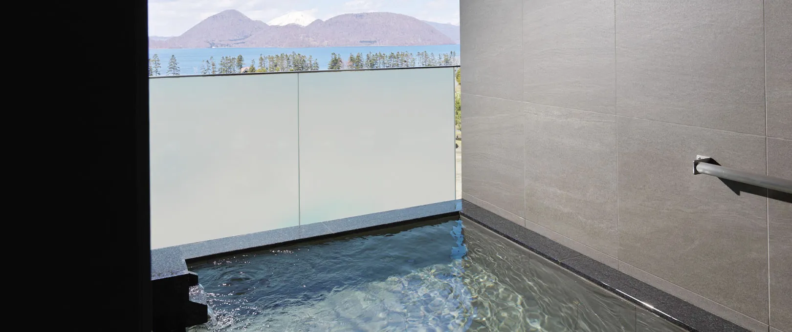 images:Premier Suite With Open-Air Bath