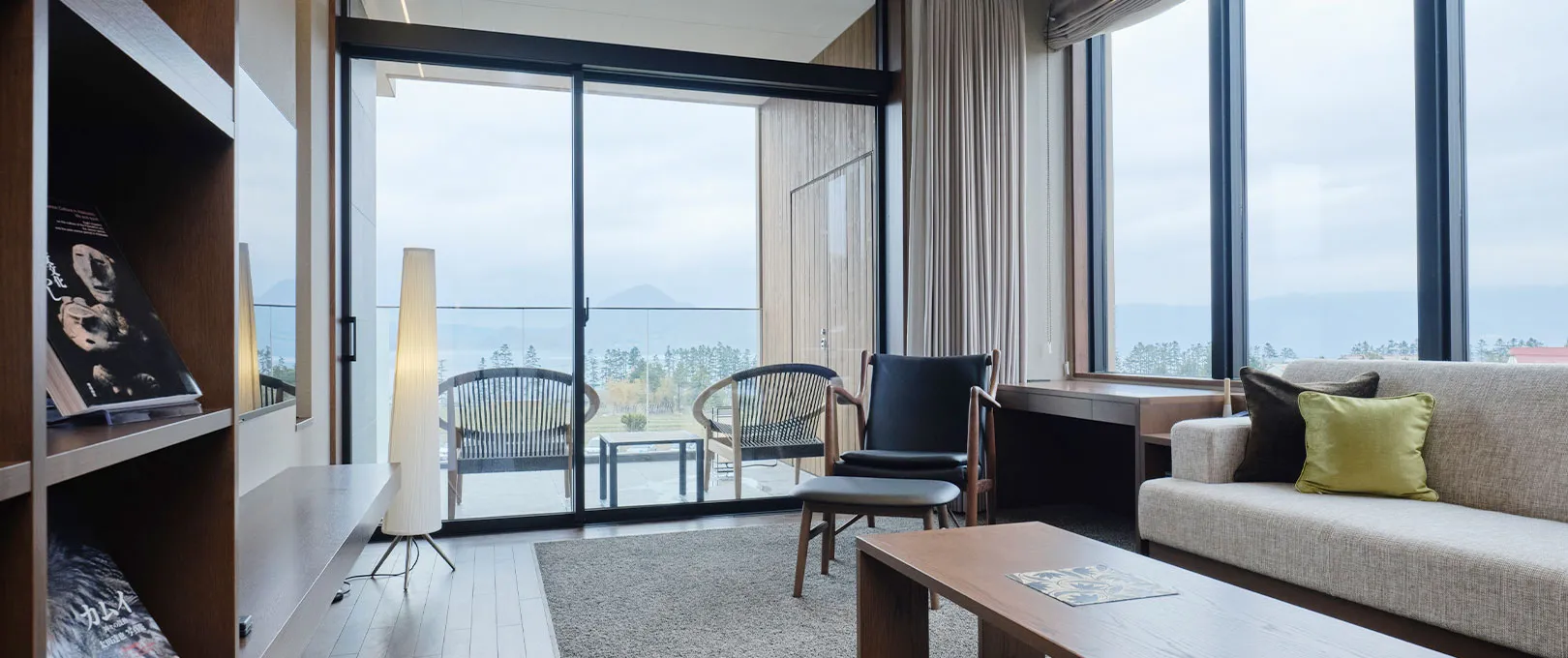 Image:Deluxe Twin with Open-Air ONSEN Bath (Lake View)