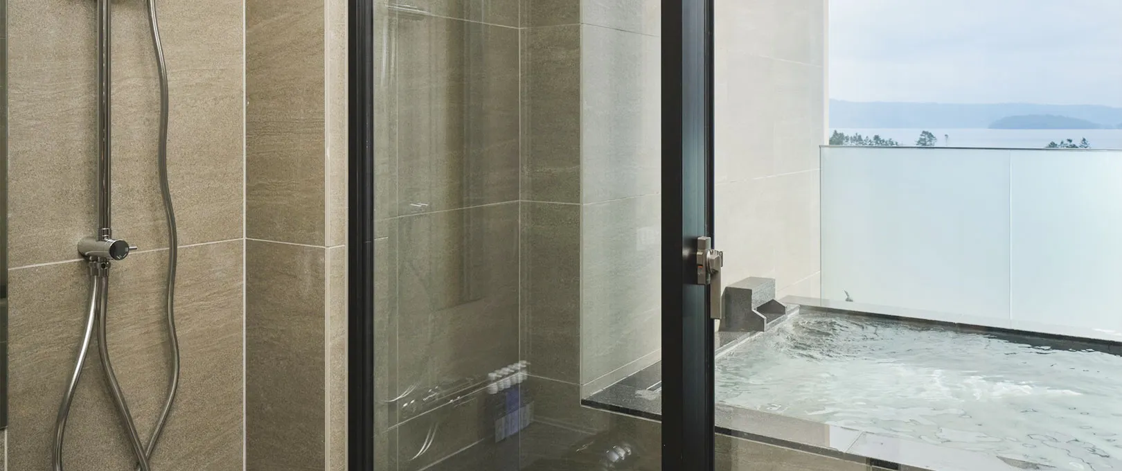 Image:Designer Twin With Open-Air Bath