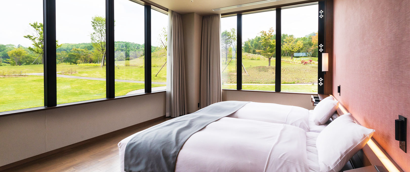 Image:Deluxe Twin with Open-Air ONSEN Bath (Wood-Deck)