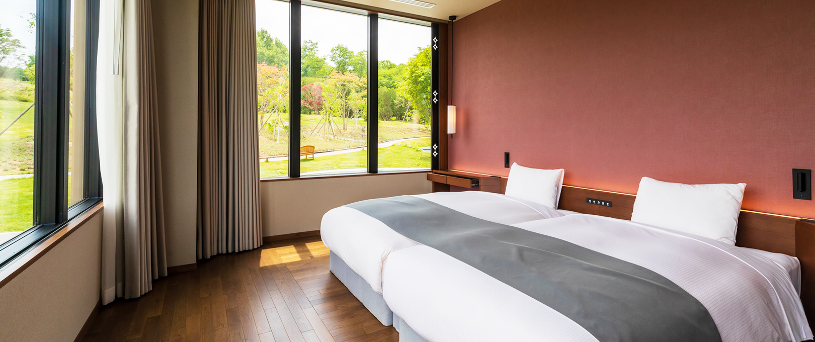 Image:Deluxe Twin with Open-Air ONSEN Bath (Wood-Deck)