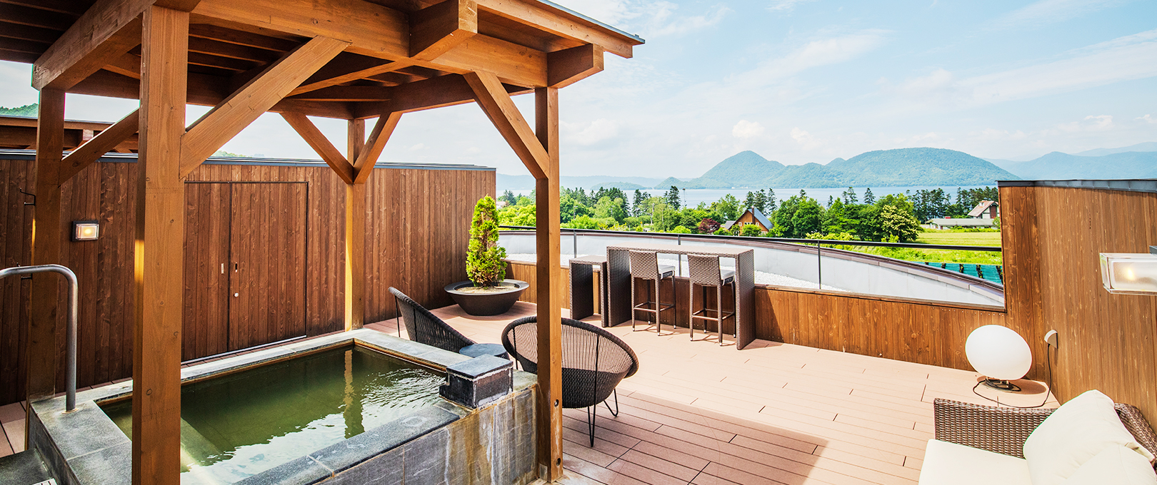 Image:Japanese/Western Room With Open-Air Bath (West Wing)