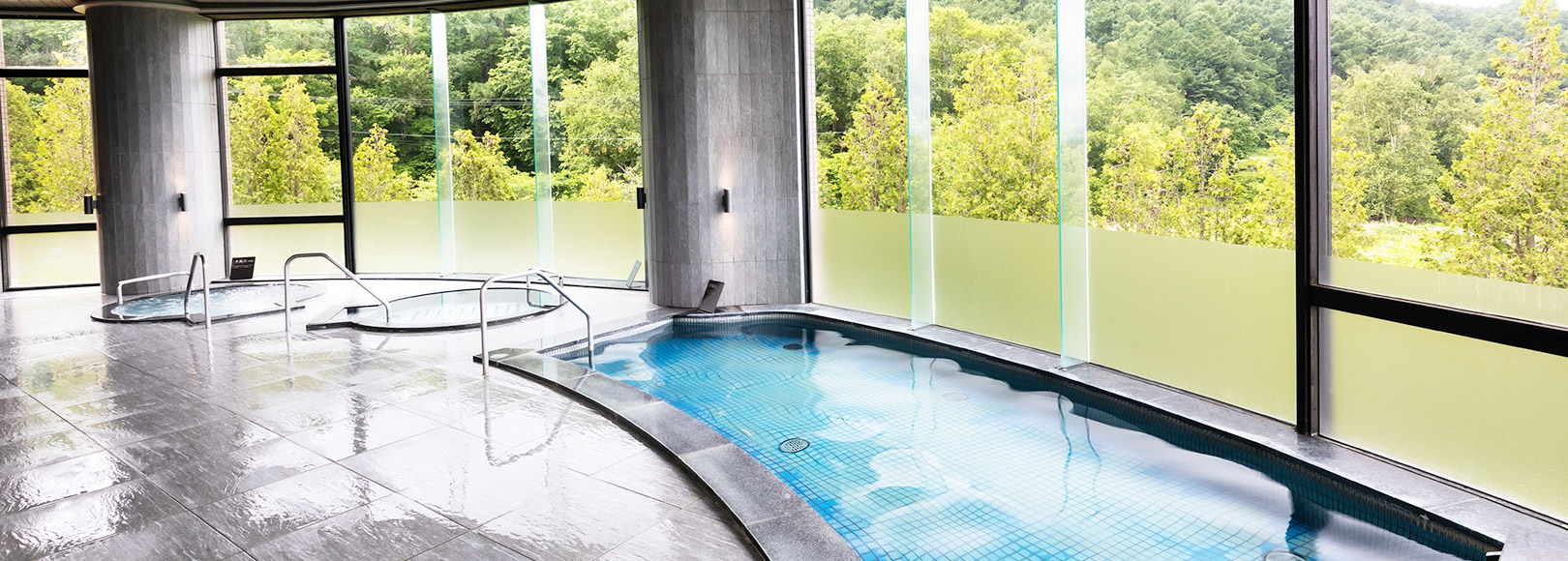 画像:大浴場「灯泉」