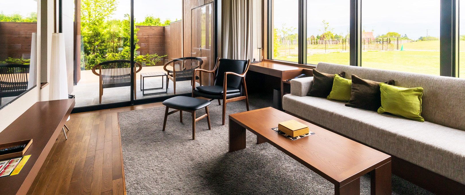 画像:温泉露天風呂付デザイナーズDXツイン