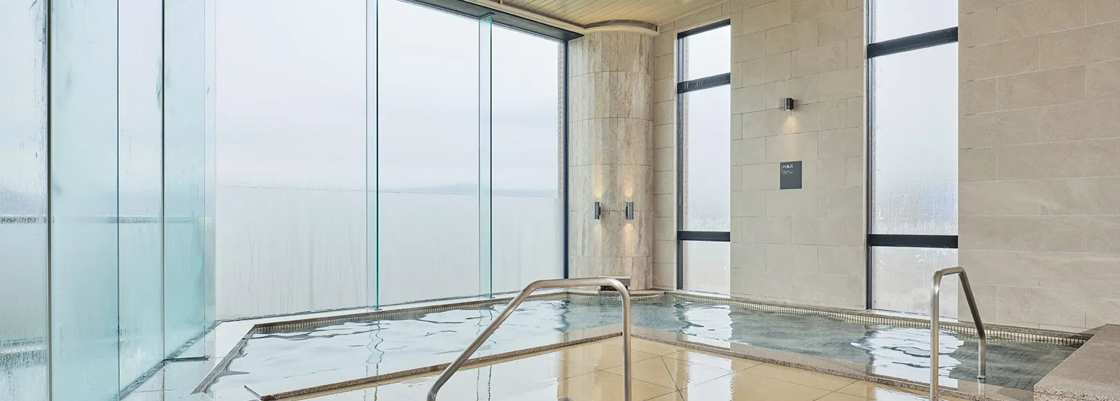 照片:大浴場「灯泉」